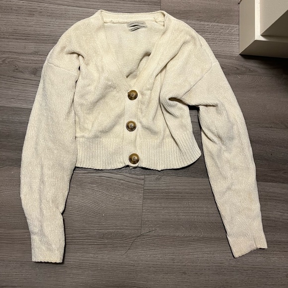 Cream UO Cardigan - Picture 2 of 3